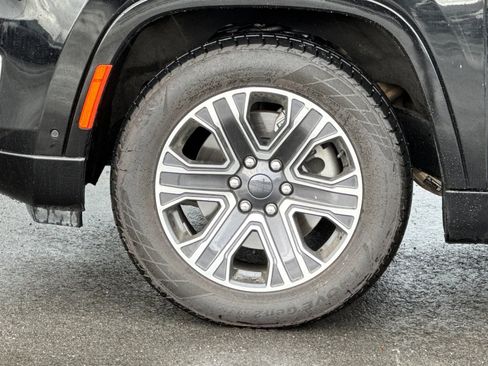 Used 2024 Jeep Wagoneer L Series II w/ Flexible Seating Group image 35