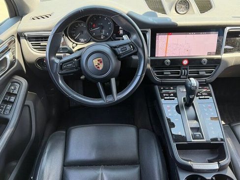 Used 2023 Porsche Macan AWD/4WD image 7