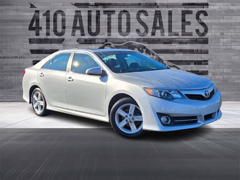 Used 2012 Toyota Camry SE image 1