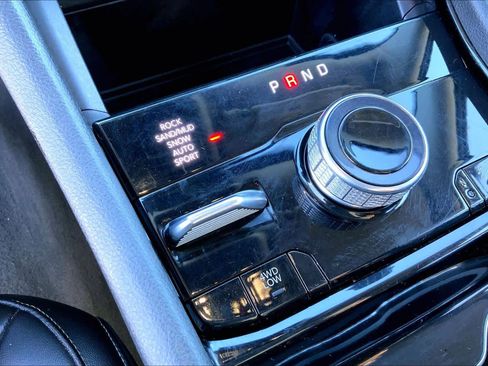 Used 2023 Jeep Grand Cherokee image 31