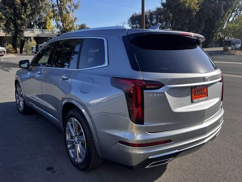 Used 2025 Cadillac XT6 Premium Luxury image 7