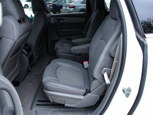 Used 2016 Chevrolet Traverse LT w/ Style and Technology Package image 37