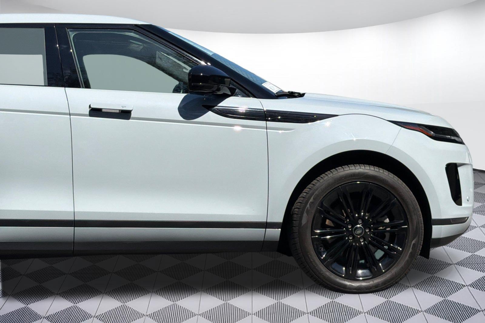 Used 2024 Land Rover Range Rover Evoque S AWD/4WD image 35