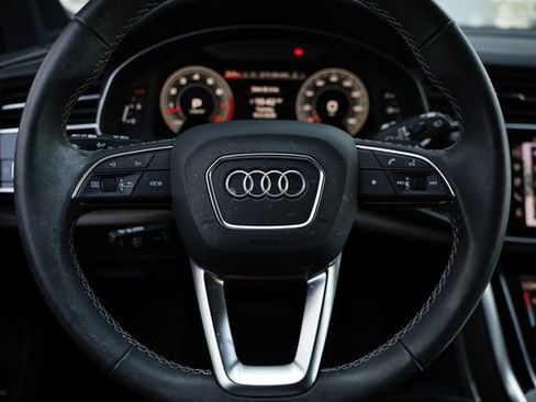 Used 2025 Audi Q7 3.0T Prestige AWD/4WD image 33