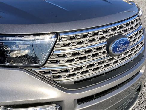 Certified 2021 Ford Explorer Limited w/ Equipment Group 301A image 28