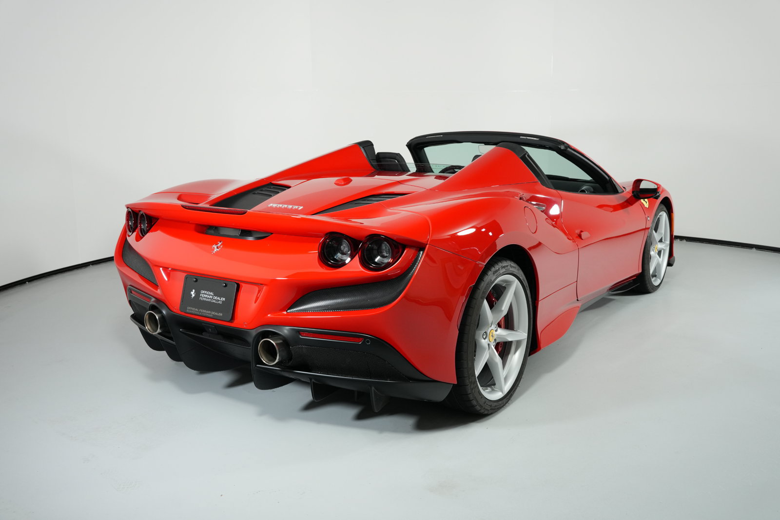 Used 2023 Ferrari F8 Tributo RWD image 25