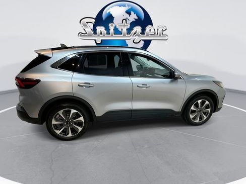 Used 2023 Ford Escape Platinum w/ Premium Technology Package image 10