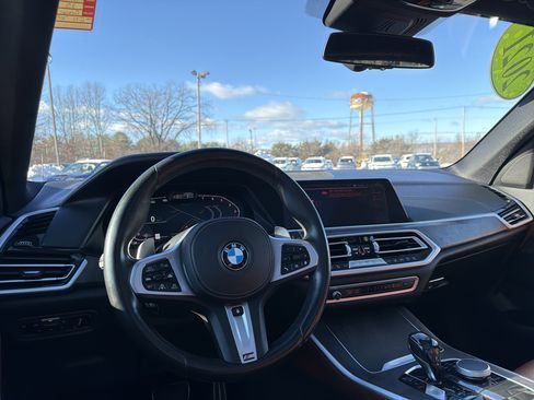 Used 2021 BMW X5 xDrive40i w/ M Sport Package image 15