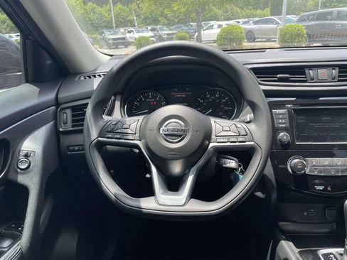 Used 2020 Nissan Rogue S FWD image 15