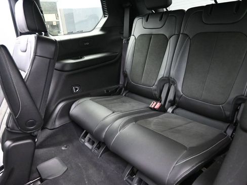 Used 2023 Jeep Grand Cherokee L Laredo AWD/4WD image 15