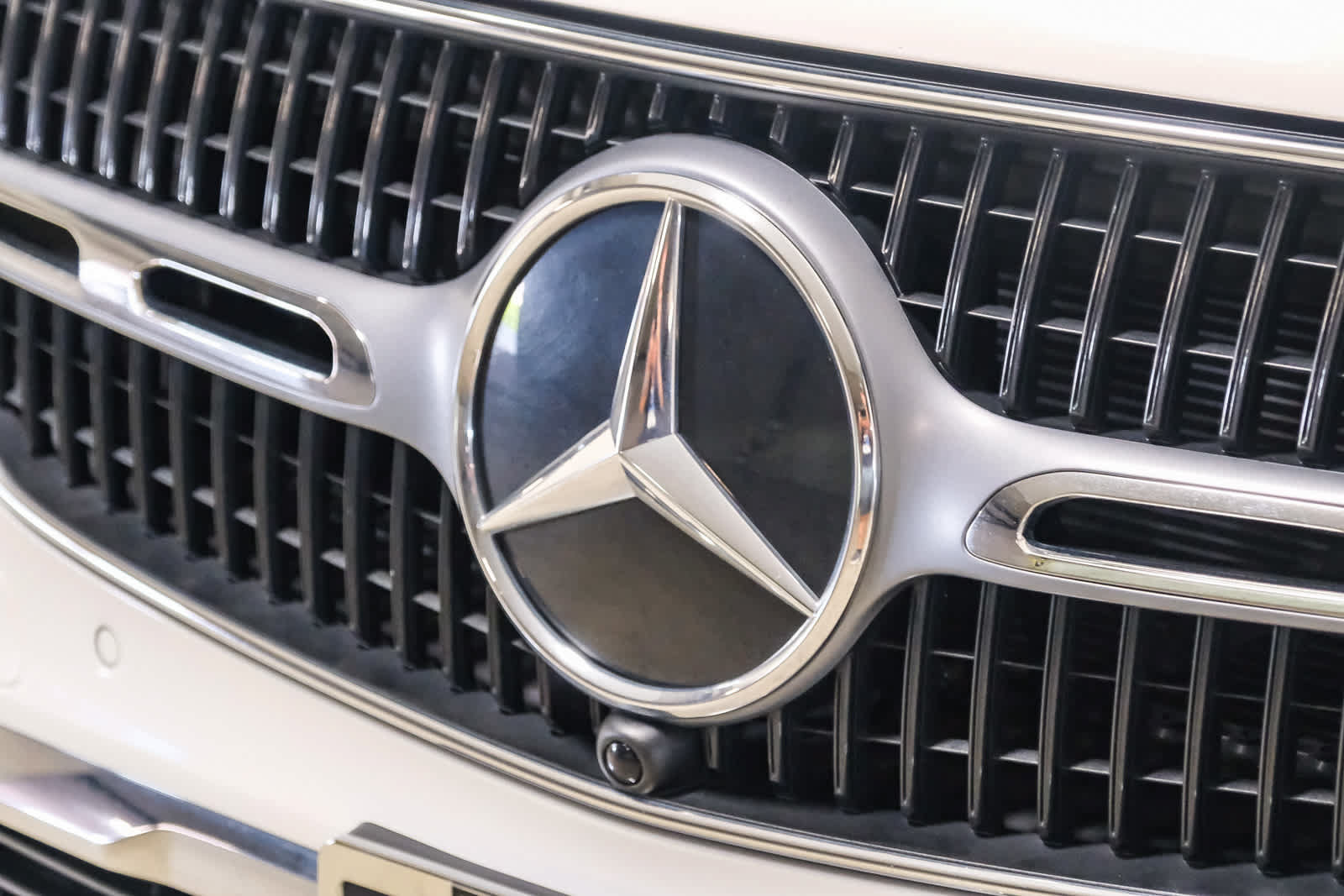 Used 2023 Mercedes-Benz GLC 300 image 13