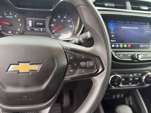Used 2022 Chevrolet TrailBlazer LT w/ Convenience Package FWD image 16