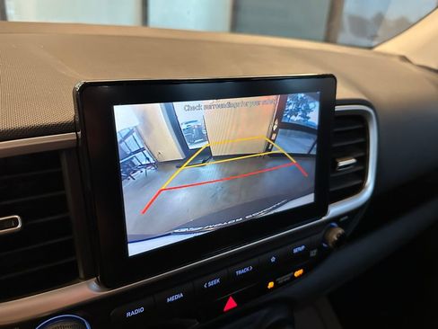 Used 2021 Hyundai Venue SEL w/ Cargo Package FWD image 14