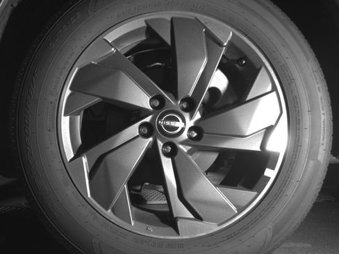 Used 2025 Nissan Rogue SV image 14