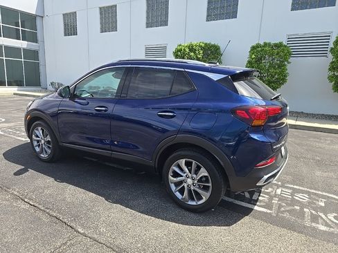 Used 2023 Buick Encore GX Essence w/ Experience Buick Package FWD image 6