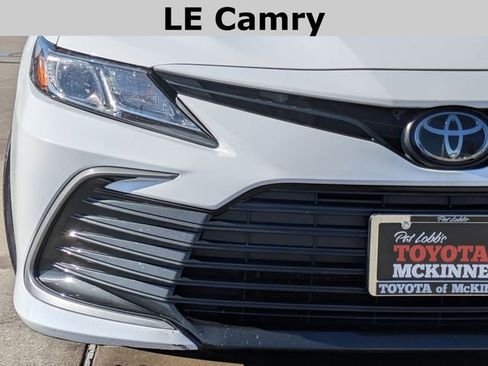 Used 2024 Toyota Camry LE image 3