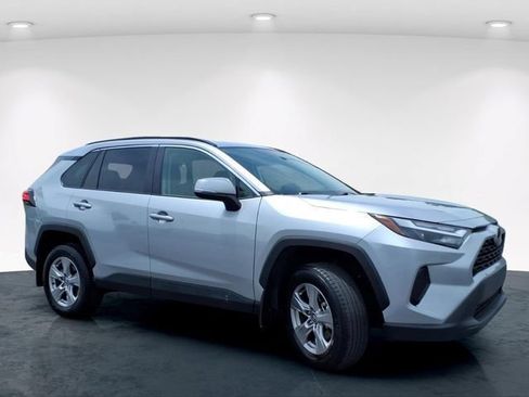 Used 2025 Toyota RAV4 XLE w/ Convenience Package FWD image 5
