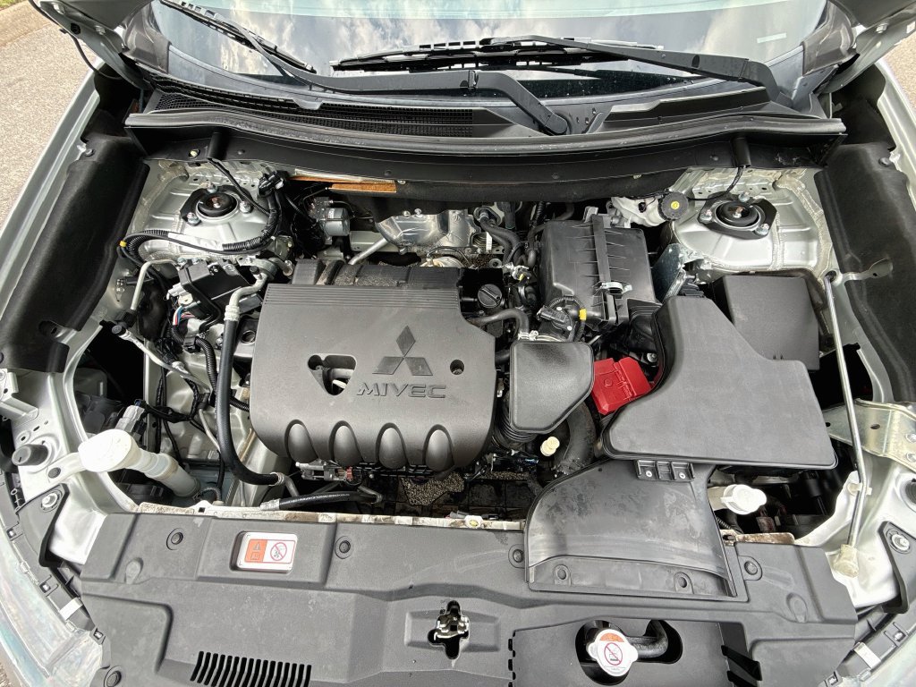 Used 2020 Mitsubishi Outlander ES FWD image 32
