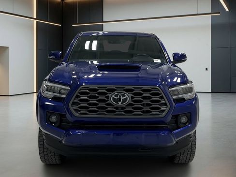 Used 2023 Toyota Tacoma TRD Sport w/ TRD Premium Sport Package AWD/4WD image 5