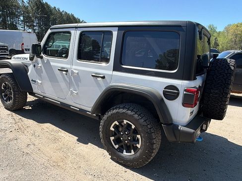 Used 2025 Jeep Wrangler Unlimited Rubicon 4xe w/ Convenience Group image 10