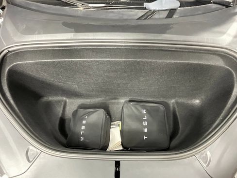 Used 2022 Tesla Model X image 28
