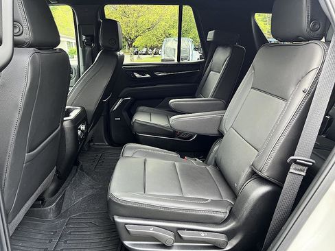 Used 2024 GMC Yukon Denali AWD/4WD image 12