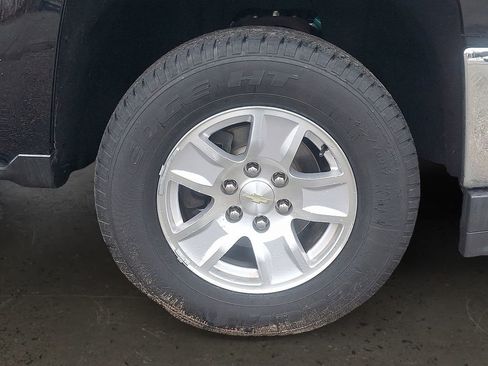 Used 2018 Chevrolet Silverado 1500 LT w/ All Star Edition image 9