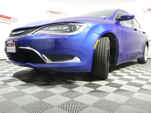 Used 2016 Chrysler 200 Limited image 17