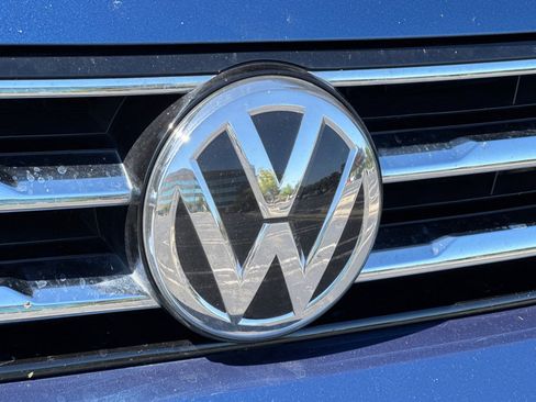 Used 2019 Volkswagen Tiguan SE AWD/4WD image 48