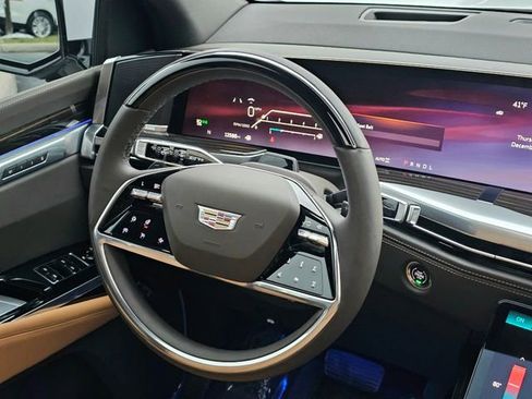 Used 2025 Cadillac Escalade Premium Luxury w/ Touring Package image 38