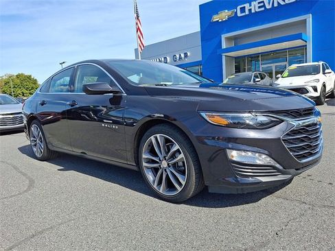 Used 2023 Chevrolet Malibu LT image 2