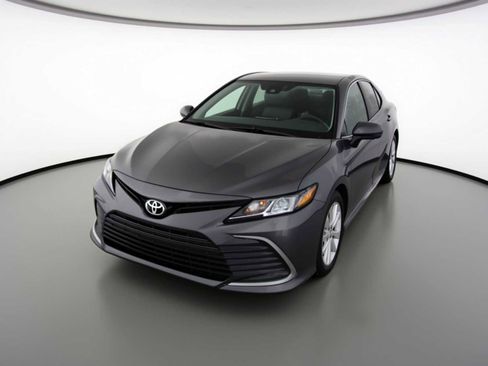 Used 2023 Toyota Camry LE image 1