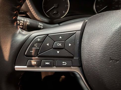 Used 2023 Nissan Sentra SR w/ SR Premium Package FWD image 11
