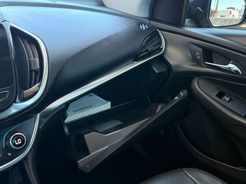 Used 2018 Chevrolet Volt Premier w/ Driver Confidence Package FWD image 57