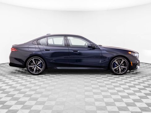 Used 2024 BMW 530i xDrive w/ M Sport Package AWD/4WD image 6