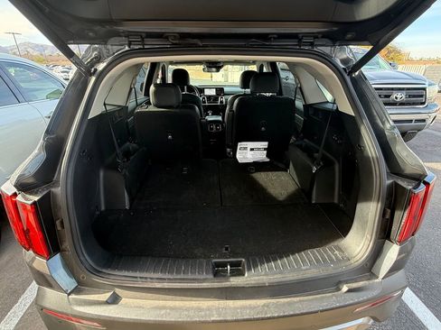 Used 2022 Kia Sorento SX Prestige image 12