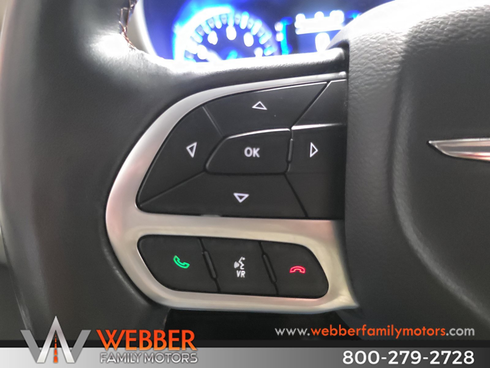 Used 2020 Chrysler Pacifica Touring-L FWD image 25