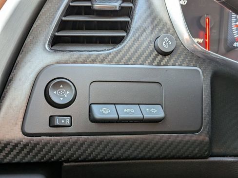 Used 2015 Chevrolet Corvette Z06 w/ 3LZ Preferred Equipment Group image 17