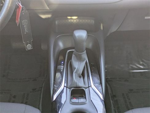Used 2020 Toyota Corolla LE image 16