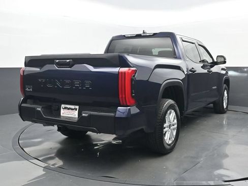 Used 2022 Toyota Tundra SR5 w/ SR5 Convenience Package AWD/4WD image 19