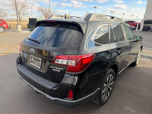 Used 2017 Subaru Outback 2.5i Limited image 2
