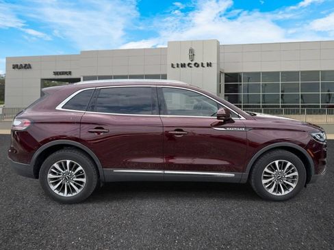 Used 2023 Lincoln Nautilus FWD w/ Premium Package image 2