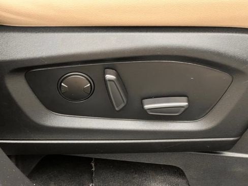 Used 2020 Ford Explorer XLT w/ Equipment Group 202A image 47