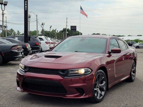 Used 2019 Dodge Charger R/T RWD image 2