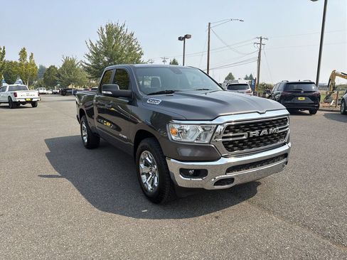Used 2022 RAM 1500 Big Horn AWD/4WD image 3