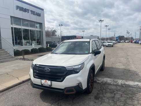 Used 2025 Subaru Forester Sport image 7