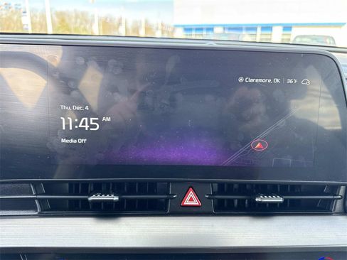 Used 2024 Kia Sportage EX image 18