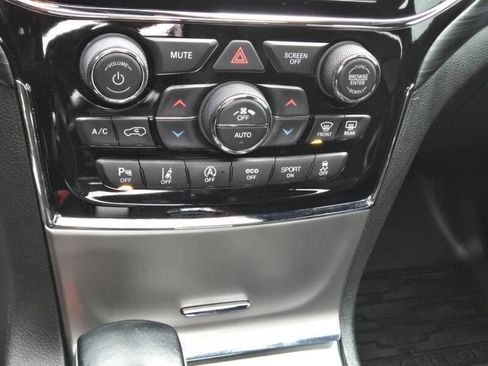 Used 2020 Jeep Grand Cherokee Altitude image 21