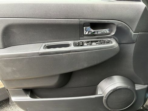 Used 2010 Jeep Liberty Sport w/ Popular Equipment Group image 11