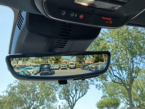 Used 2026 Chevrolet Traverse High Country FWD image 27